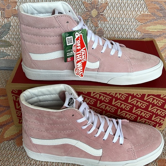Vans Men’s Sk8-Hi
Pig Suede Zephyr
VN0A4EVT2PT
Sneakers - Picture 2 of 16
